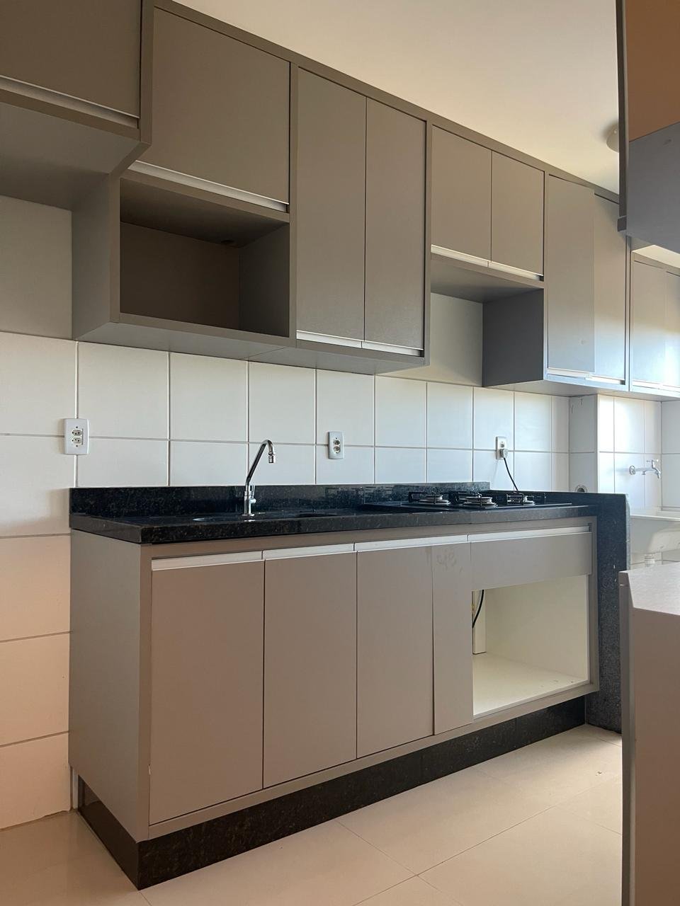 Apartamento reformado no Jardins Mangueiral, 2 quartos, nascente 03